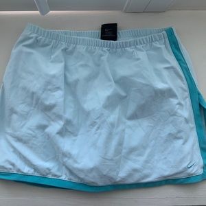 Nike golf skirt size small